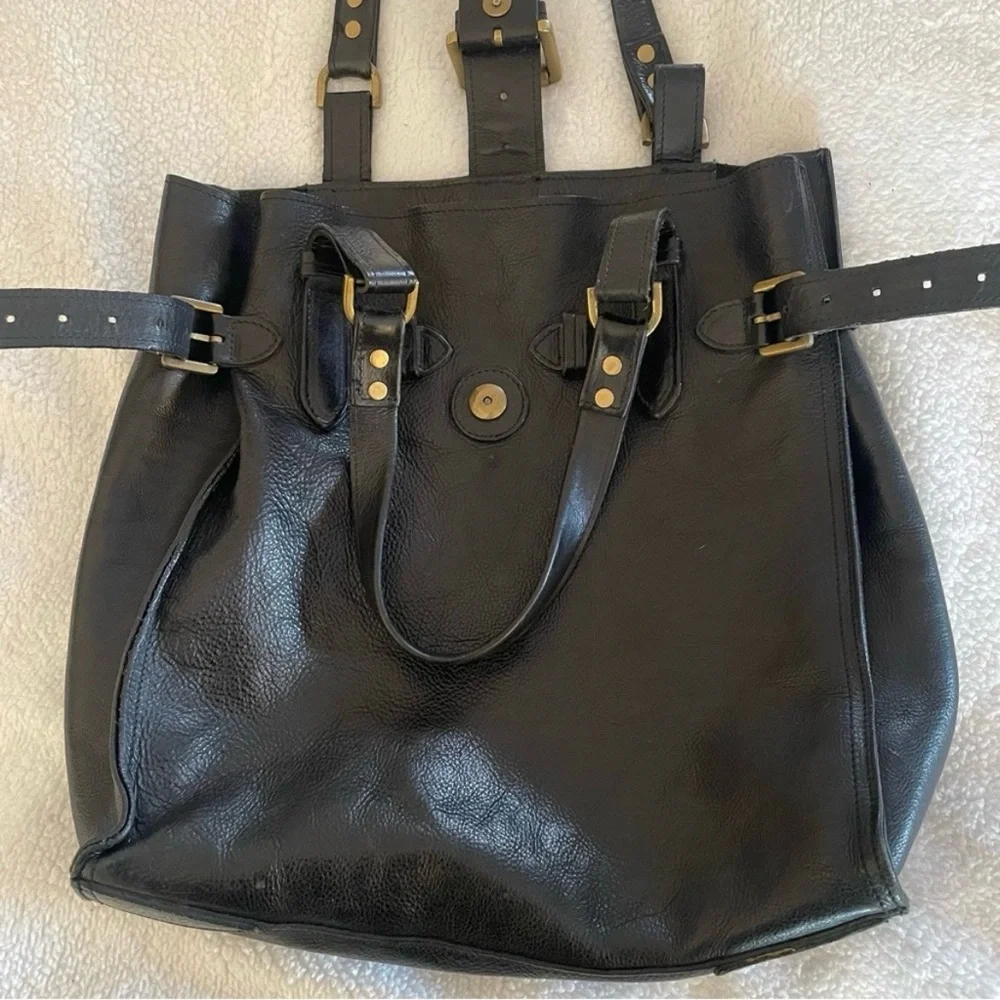 Mulberry Black Leather Top-Handle Tote with Gold Hardware - Picture 5 of 16